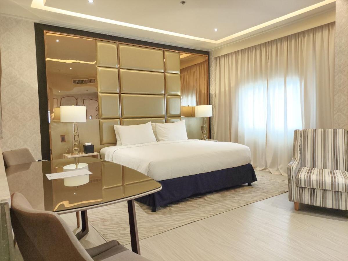The Monarch Hotel Calasiao Bagian luar foto